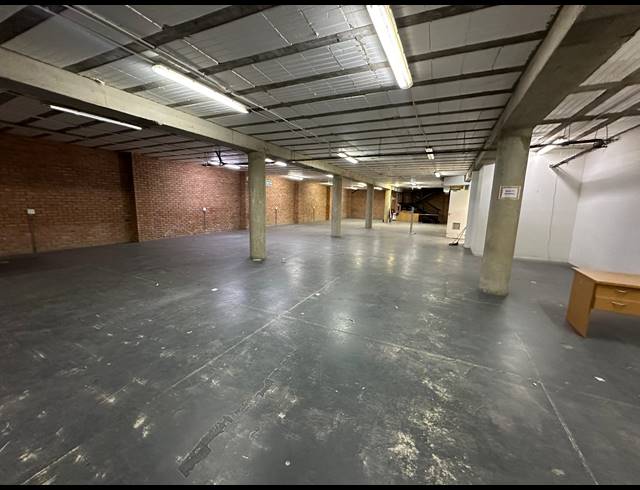 2,221M² WAREHOUSE TO LET IN NORTH RIDING